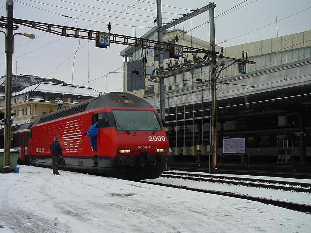 Photo d'une Re 460 000-118, Prise à Lausanne le 22 décembre 2000 12:57