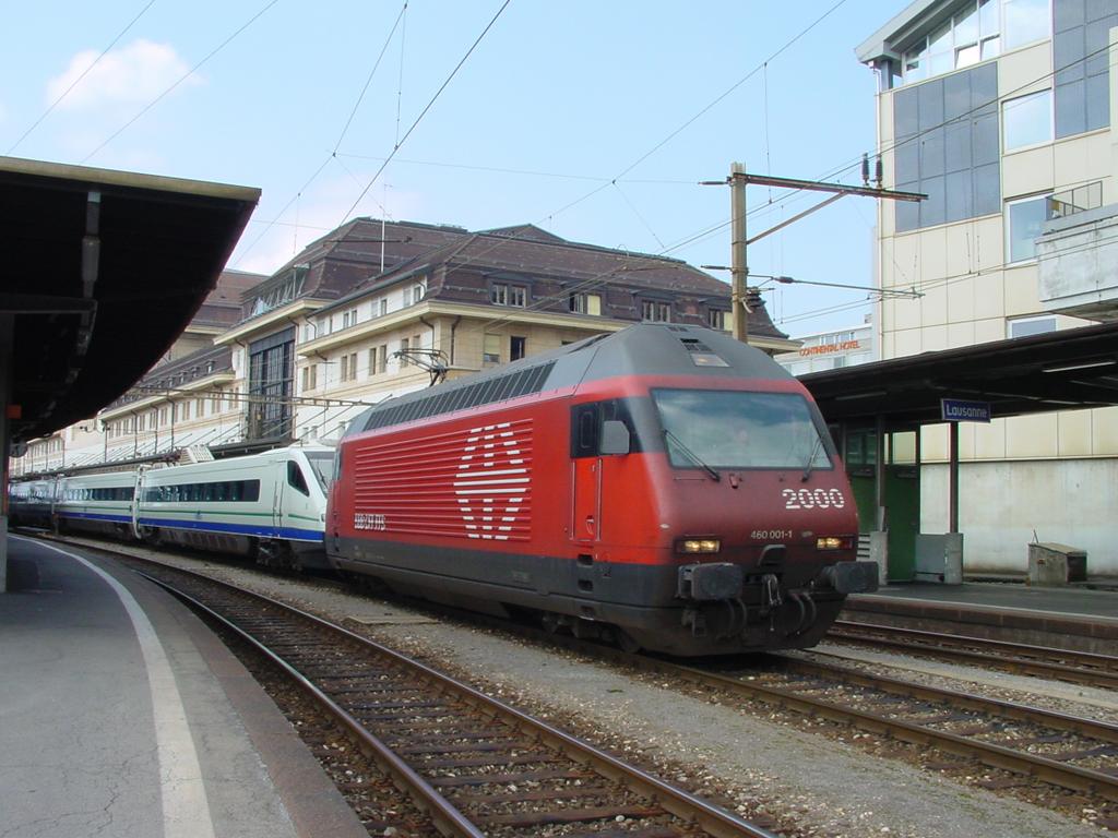 Photo d'une Re 460 000-118, Prise à Lausanne le 6 septembre 2002 01:30