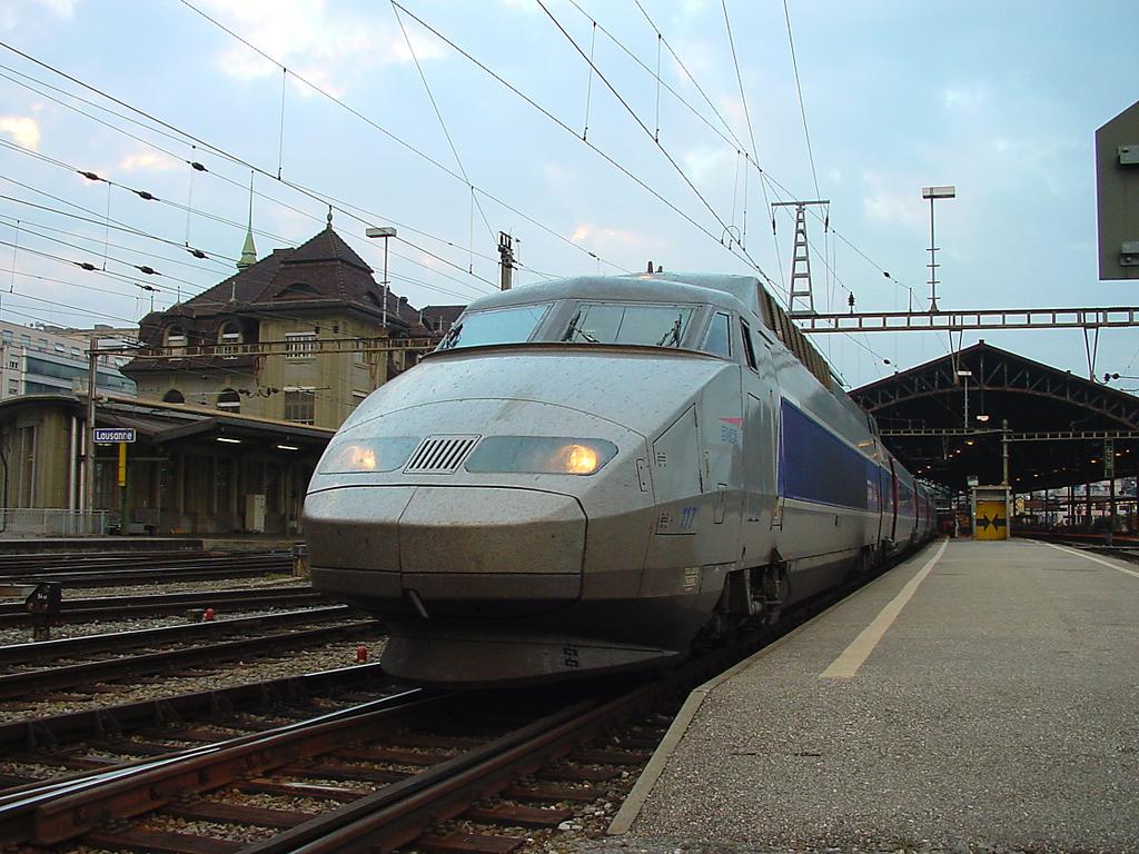 Photo d'une TGV, Prise à Lausanne le 21 septembre 2002 07:10