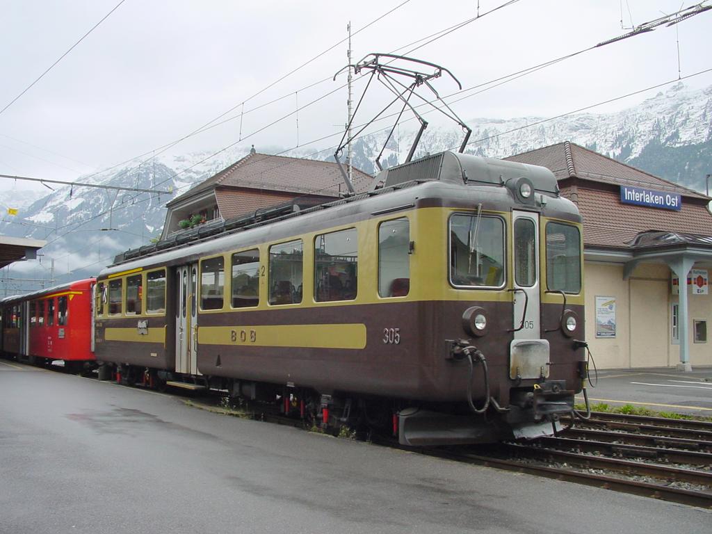 Photo d'une ABeh 4/4 I 304-310, Prise à Interlaken Ost le 26 septembre 2002 04:33