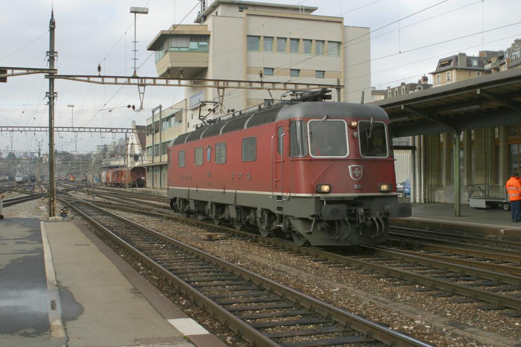 Photo d'une Re 620 (Re 6/6) 11605-11689, Prise à Lausanne le 18 décembre 2002 11:59