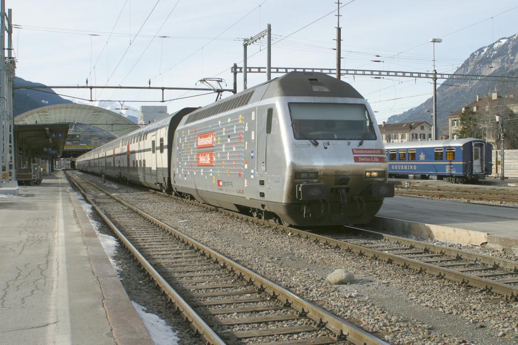Photo d'une Re 460 000-118, Prise à Chur le 20 janvier 2003 11:46