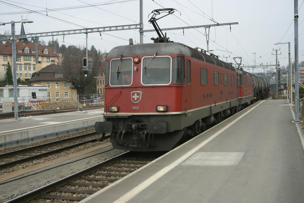 Photo d'une Re 620 (Re 6/6) 11605-11689, Prise à Schaffhausen le 6 mars 2003 12:24