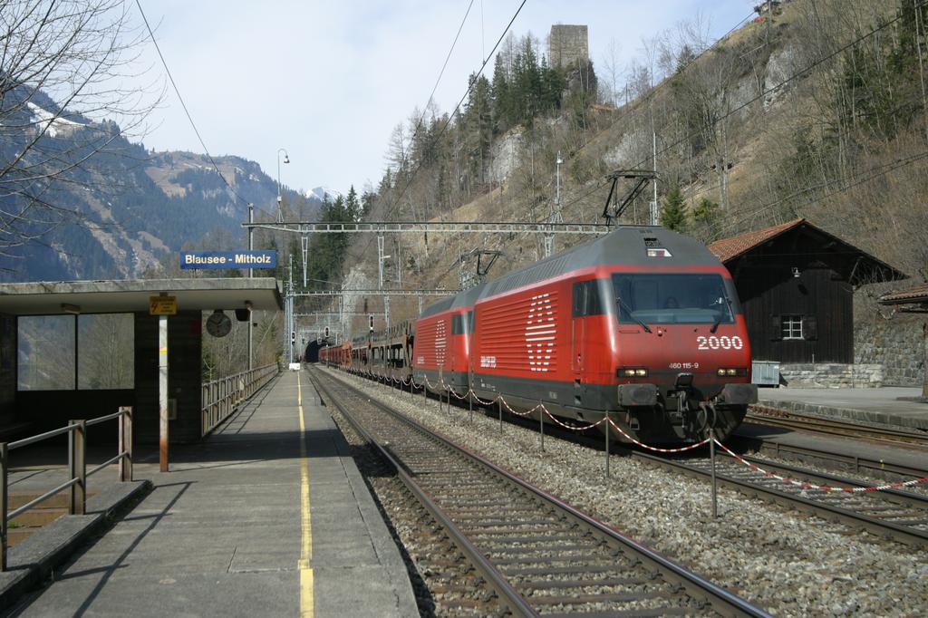 Photo d'une Re 460 000-118, Prise à Blausee-Mitholz le 21 mars 2003 12:51