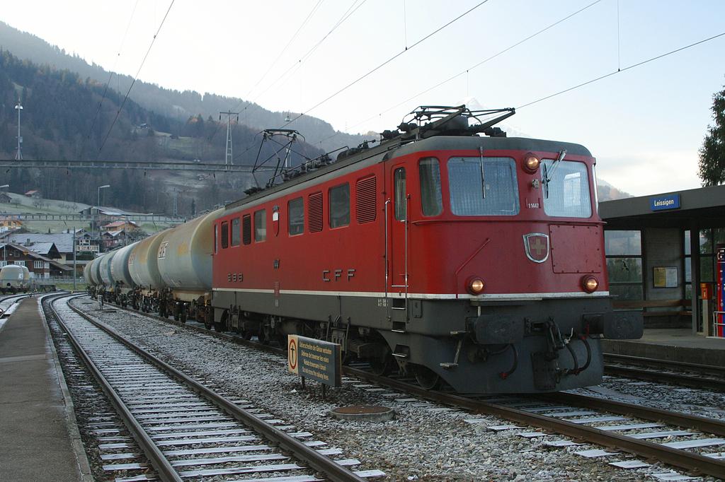 Photo d'une Ae 610 (Ae 6/6) 11403-11520, Prise à Leissigen le 8 décembre 2003 12:41