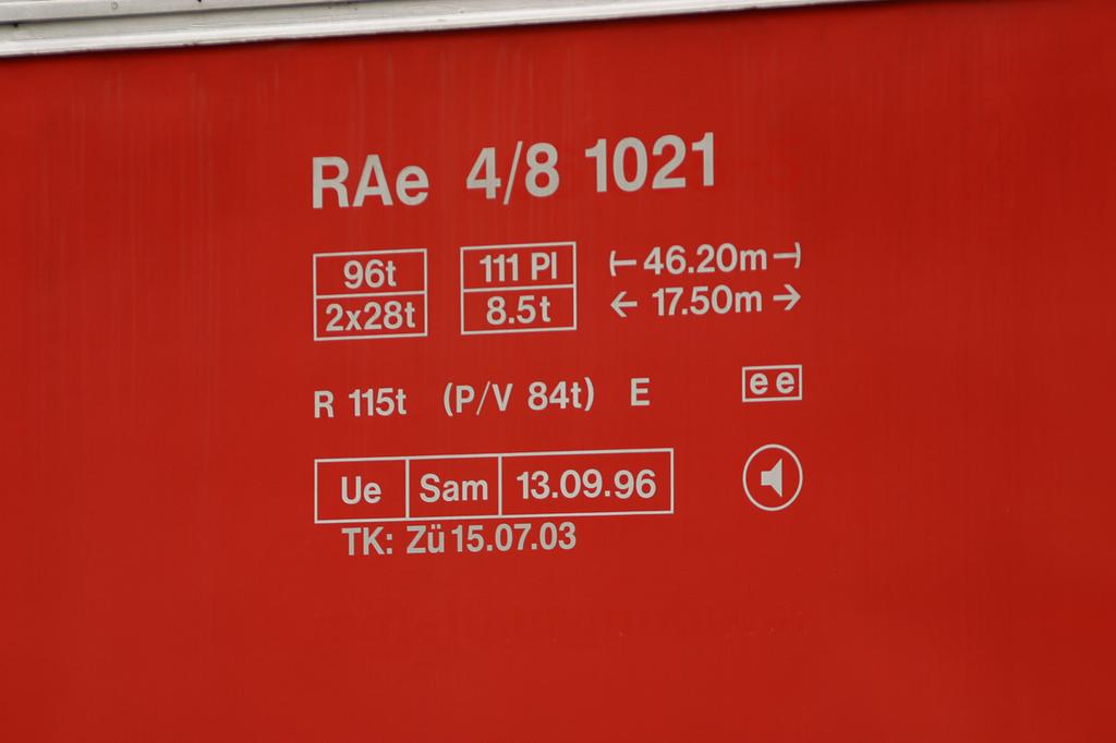 Photo d'une RAe 4/8 1021, Prise à Lausanne le 11 septembre 2004 03:48