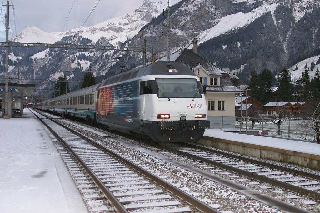 Photo d'une Re 460 000-118, Prise à Kandersteg le 19 novembre 2004 04:25