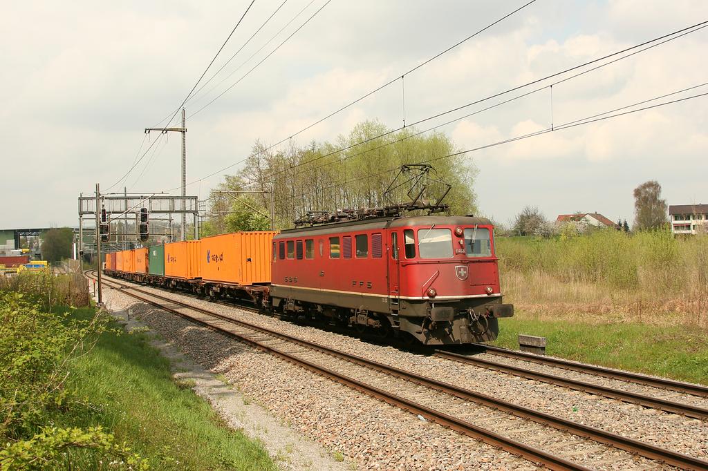 Photo d'une Ae 610 (Ae 6/6) 11403-11520, Prise à Oberglatt le 21 avril 2005 01:41
