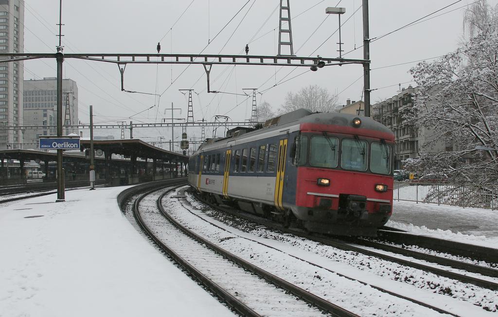 Photo d'une RABDe 510 (RABDE 12/12) 1101-1118, Prise à Zürich Oerlikon le 11 décembre 2008 02:26
