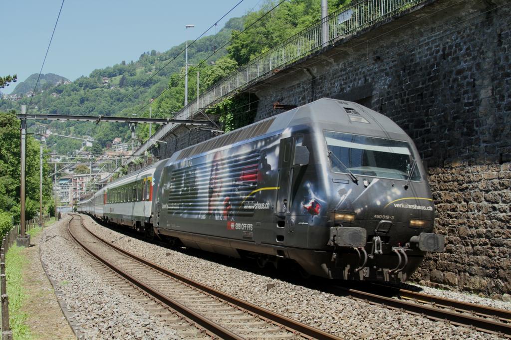 Photo d'une Re 460 000-118, Prise à Veytaux-Chillon le 13 juin 2013 01:45